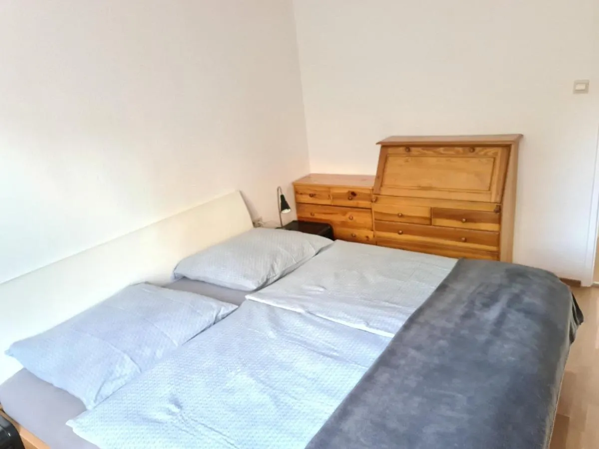 Apartment Nr.5 In : Nurnbegerstr.23, 70374 シュトゥットガルト